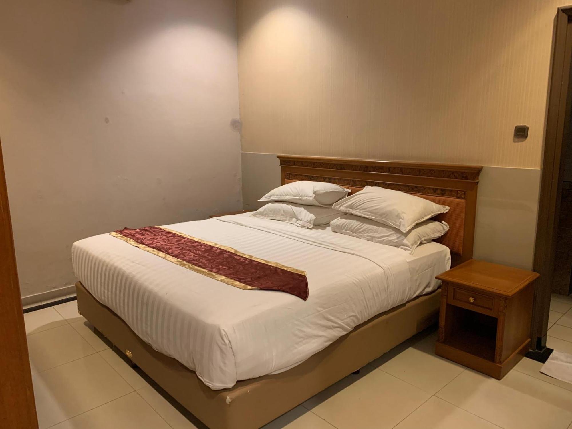 Enhaii Hotel Bandung Exterior foto
