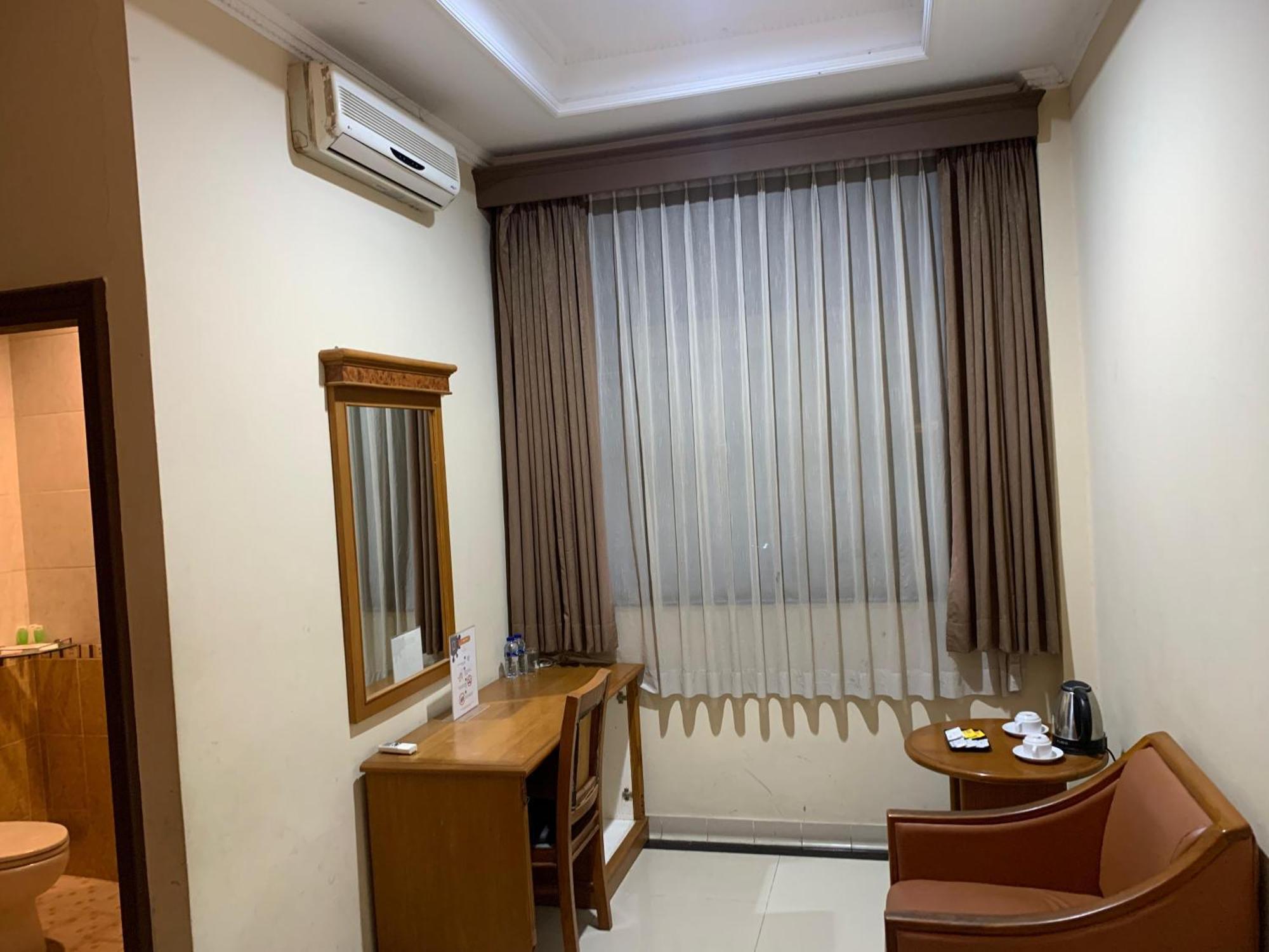 Enhaii Hotel Bandung Exterior foto