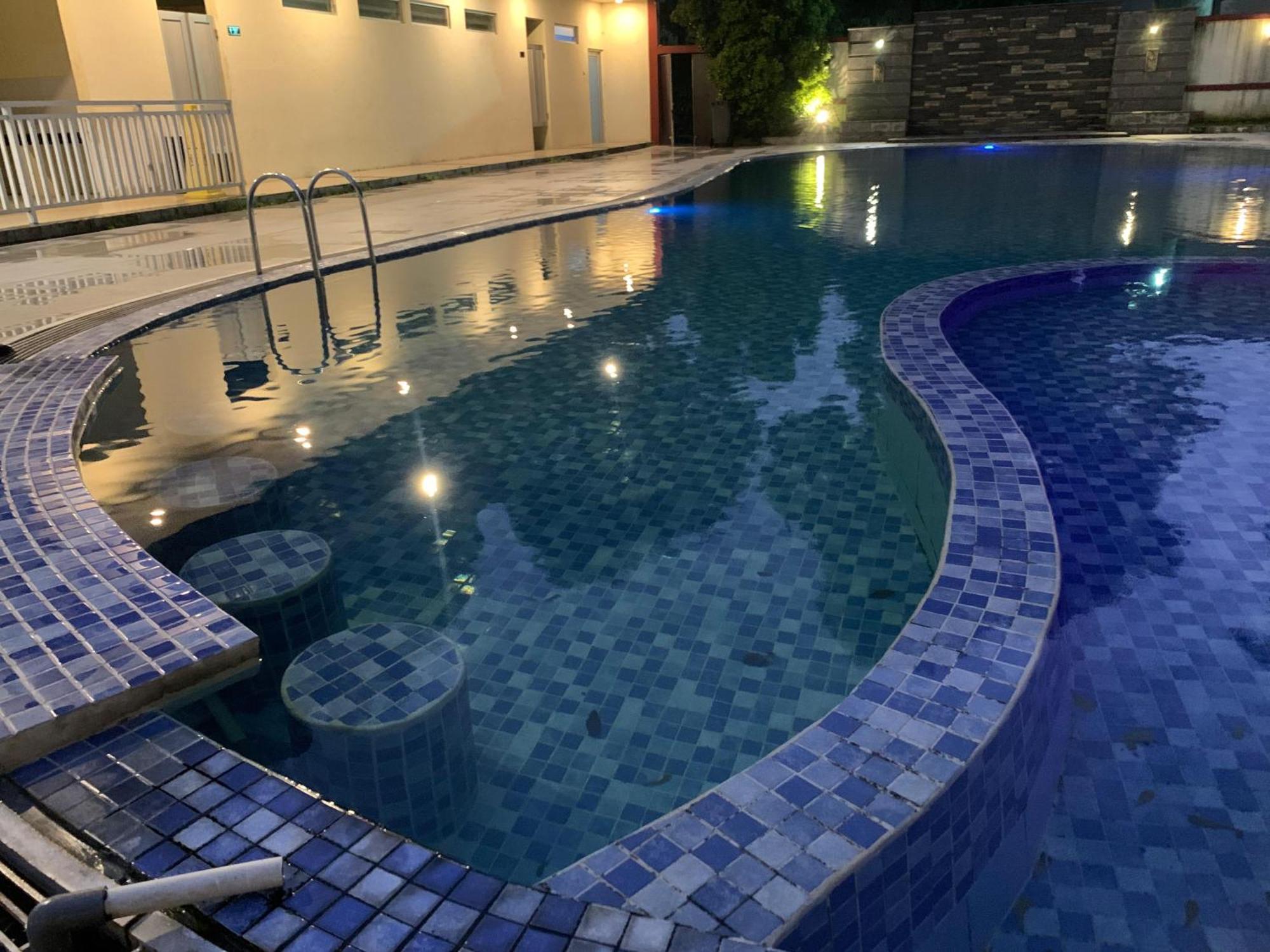 Enhaii Hotel Bandung Exterior foto